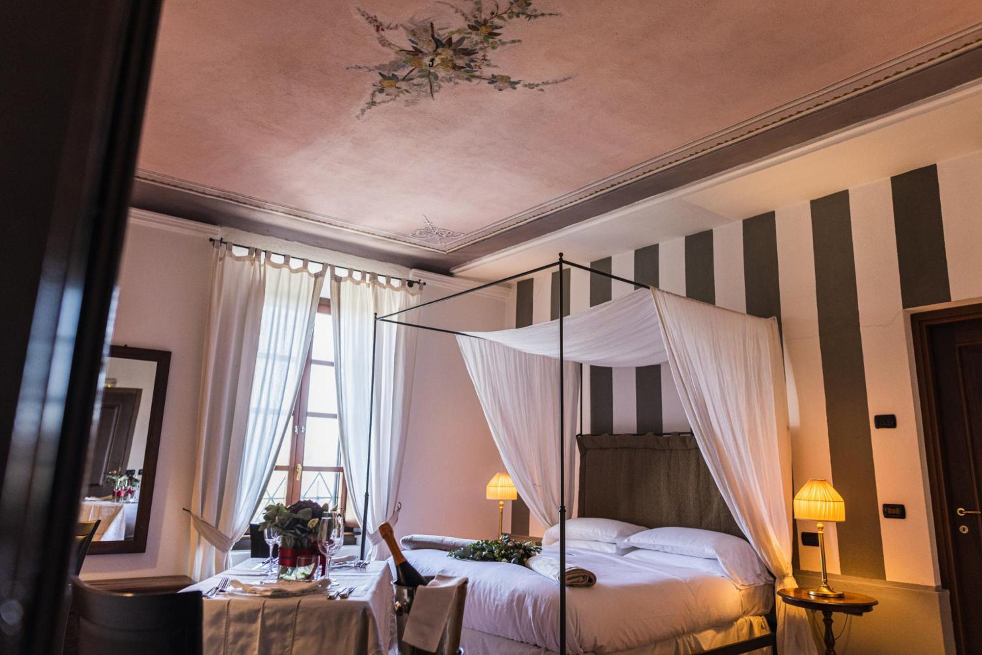 Al Castello Resort Sillavengo ภายนอก รูปภาพ