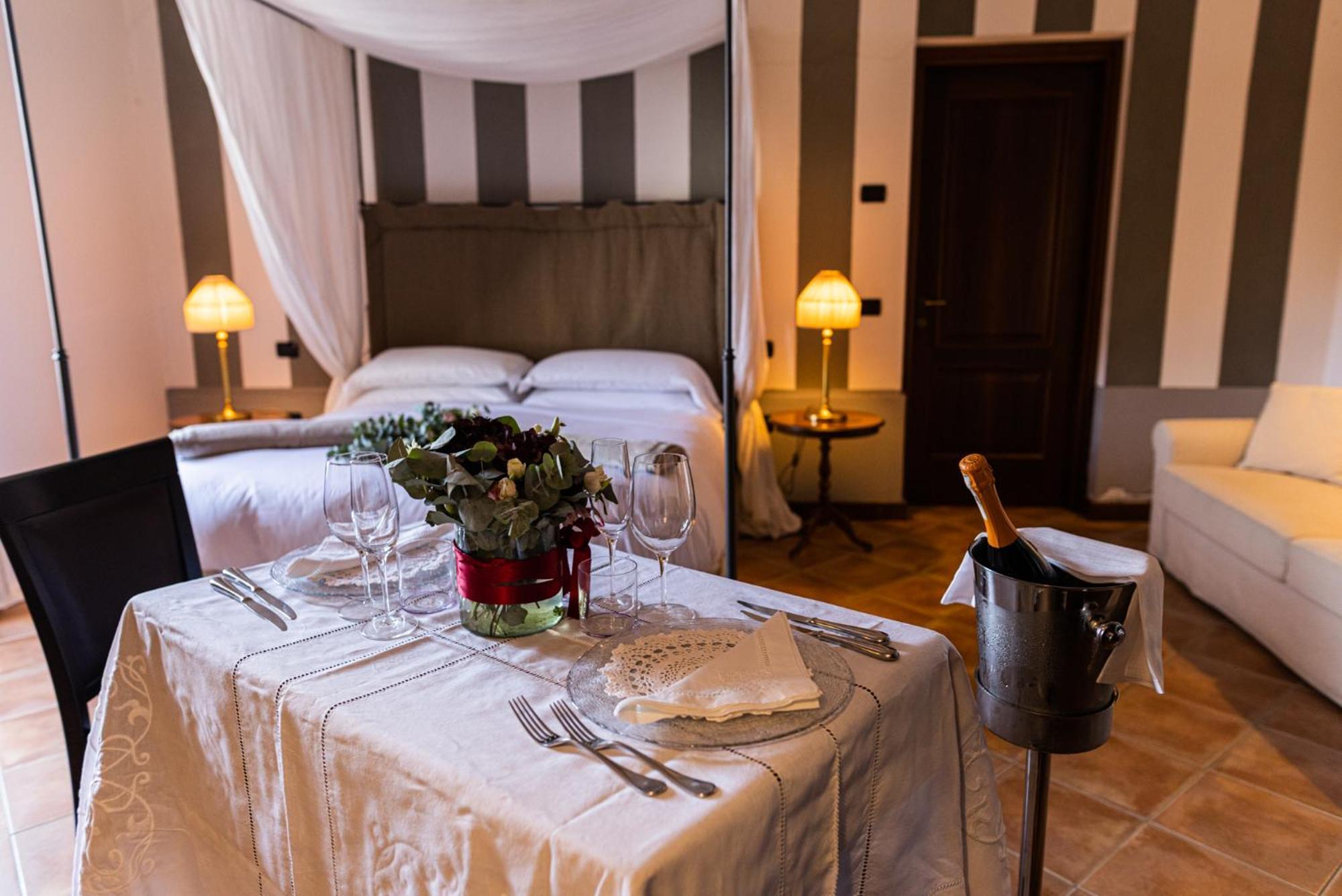 Al Castello Resort Sillavengo ภายนอก รูปภาพ