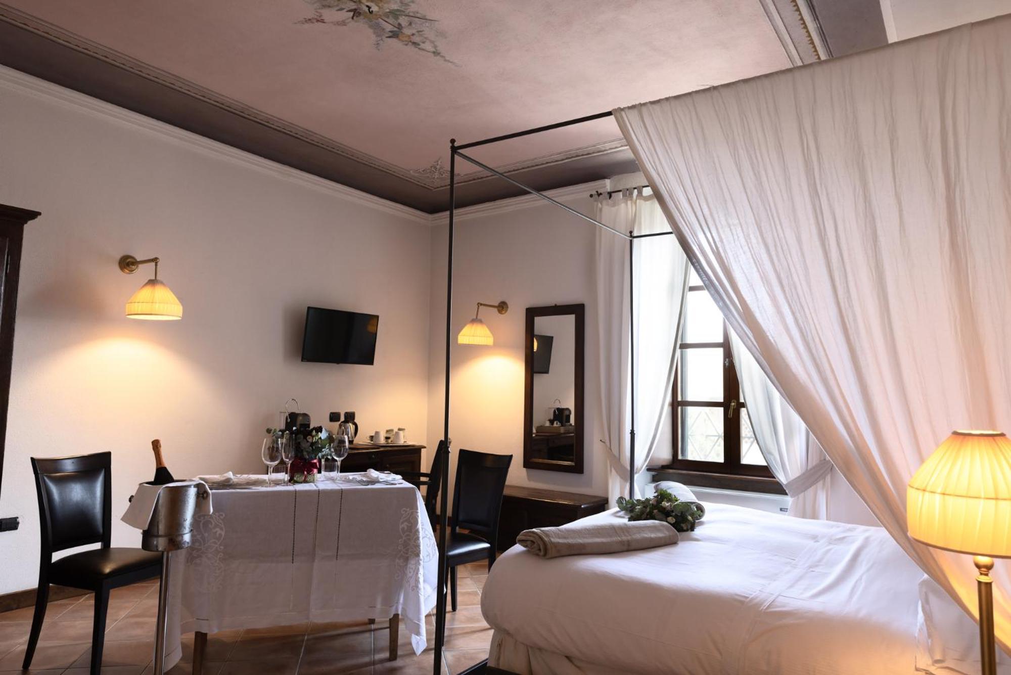 Al Castello Resort Sillavengo ภายนอก รูปภาพ