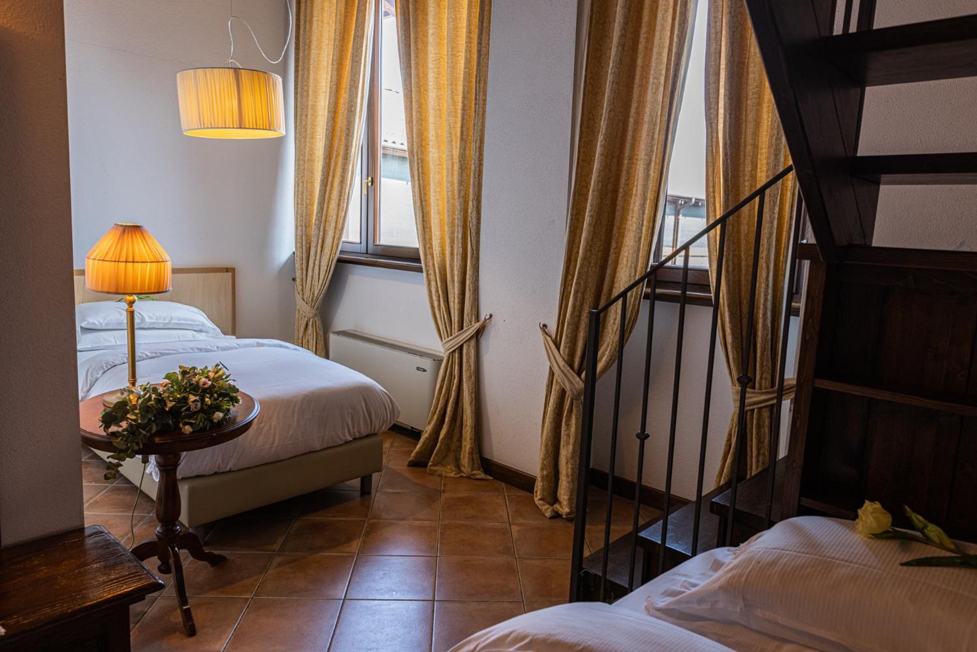 Al Castello Resort Sillavengo ภายนอก รูปภาพ